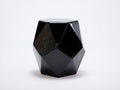 Pedale in resina 46×46×48 cm - nero lucido - struttura poliedrica con fascia a rombi per soggiorno